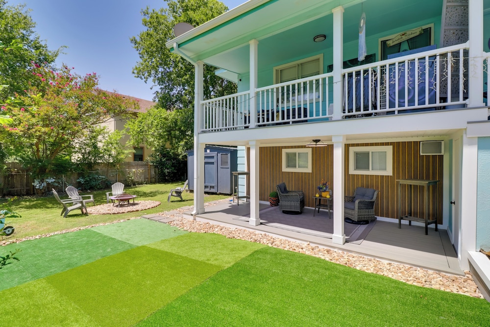 1 Mi to Dtwn: Renovated Retreat in Georgetown!