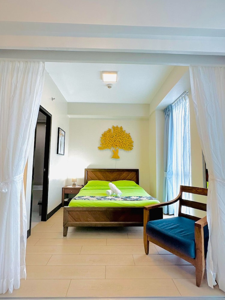 Mactan Newtown C by HiveRooms view 4
