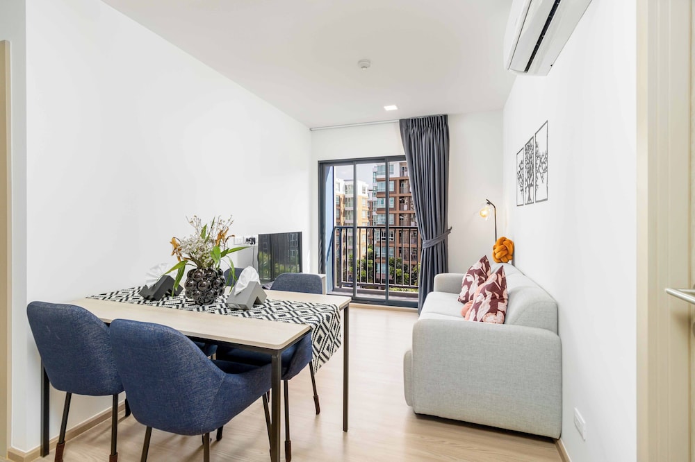 2BR Condo Pool and Full Gym C262