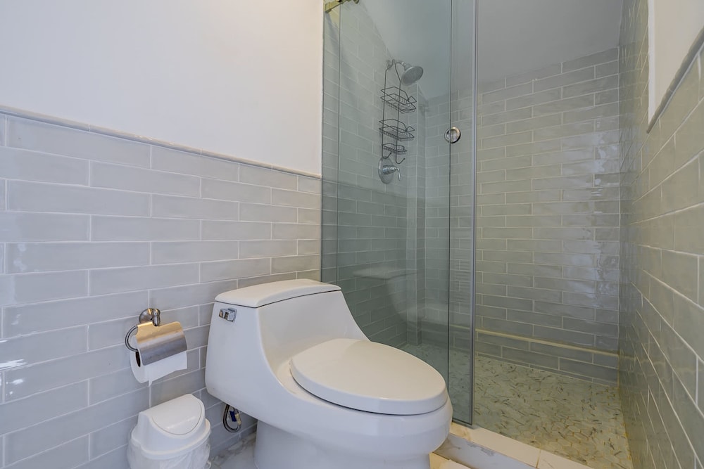 w Homely 2BR With Balcony in Panama