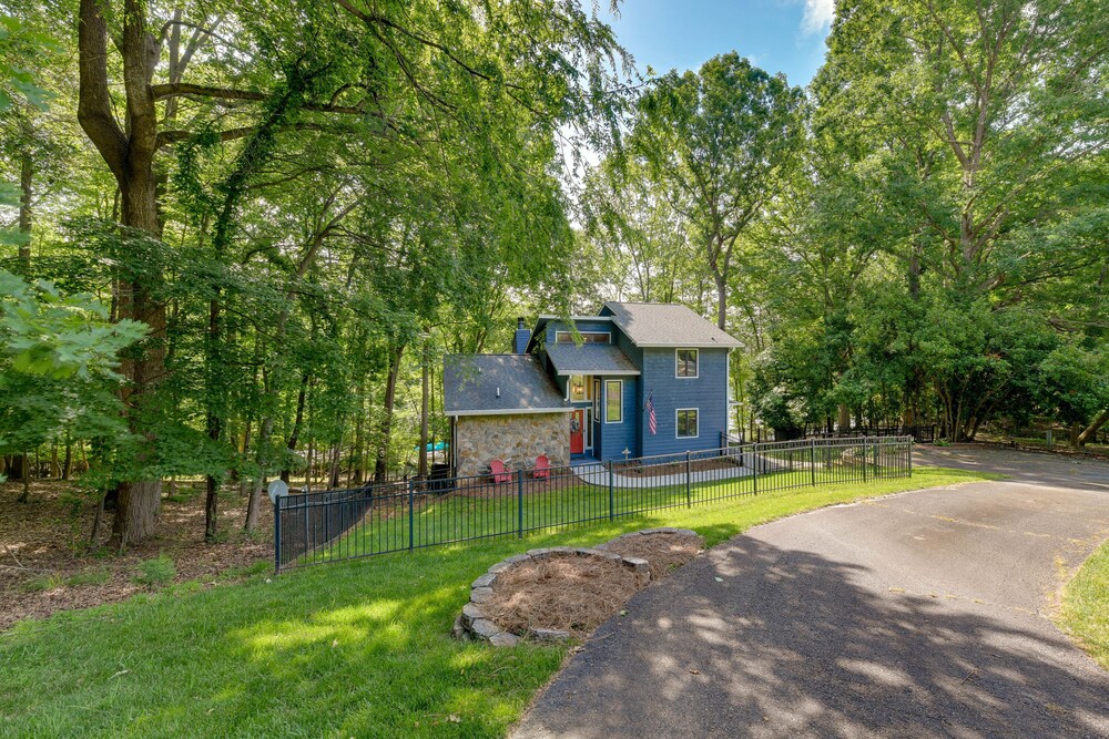 Waterfront Troutman Vacation Rental on Lake Norman view 4