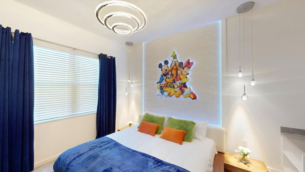 8 Bedroom Themed Rooms Huge Games Room Pool Spa