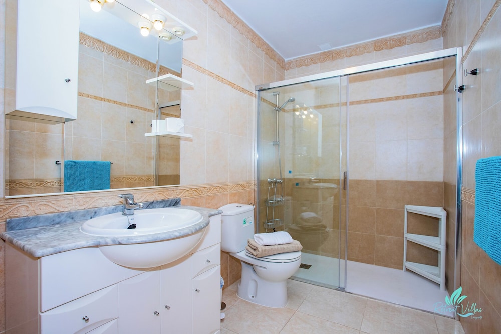 3 Bed Villa - Pool, Terrace, Bbq, Near Beach
