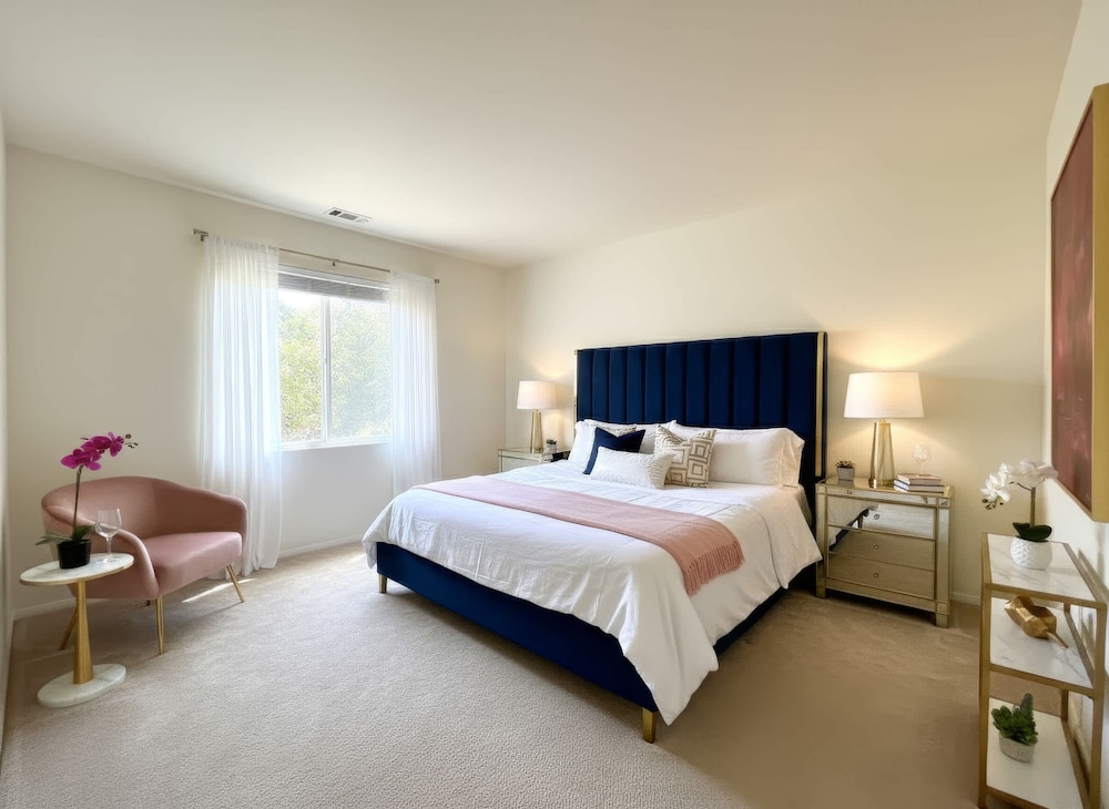 Allura Carmel Valley - 4 BR 4 BA