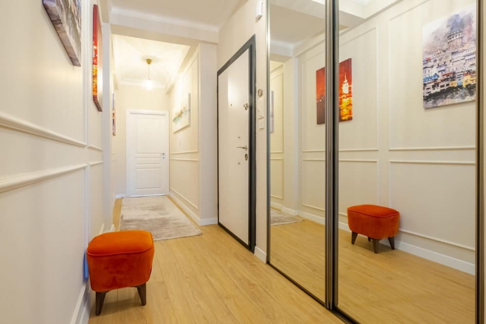 Spectacular Flat Near Bull Statue in Kadikoy