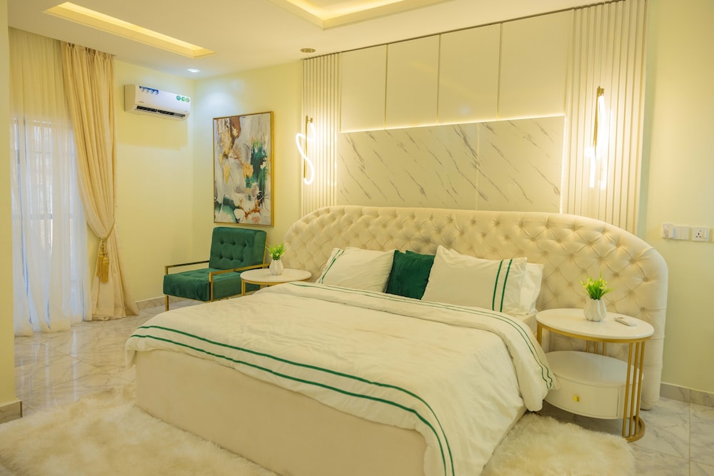 Kadal Apartments view 3