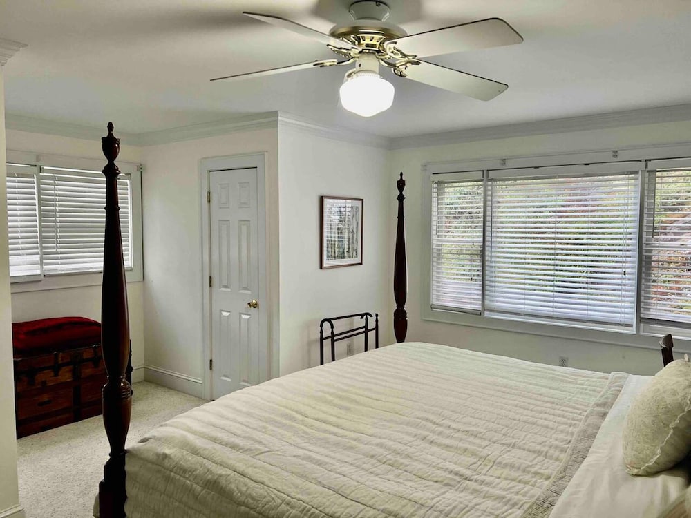 5 BR House- Mt Mitchell Golf Course on the River