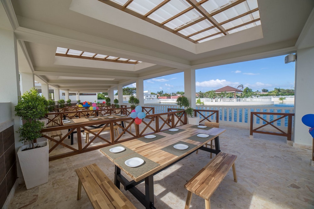 Ocean Village 93