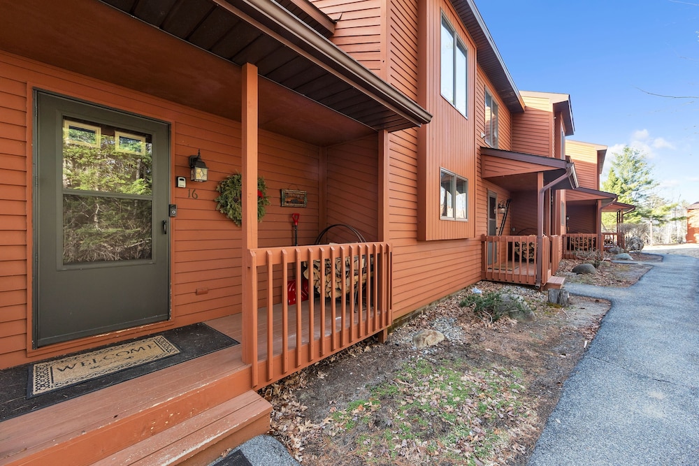 Uncas 16n - Spacious & Scenic Townhome 2 Bedroom Townhouse by The Summit at Gore Mountain