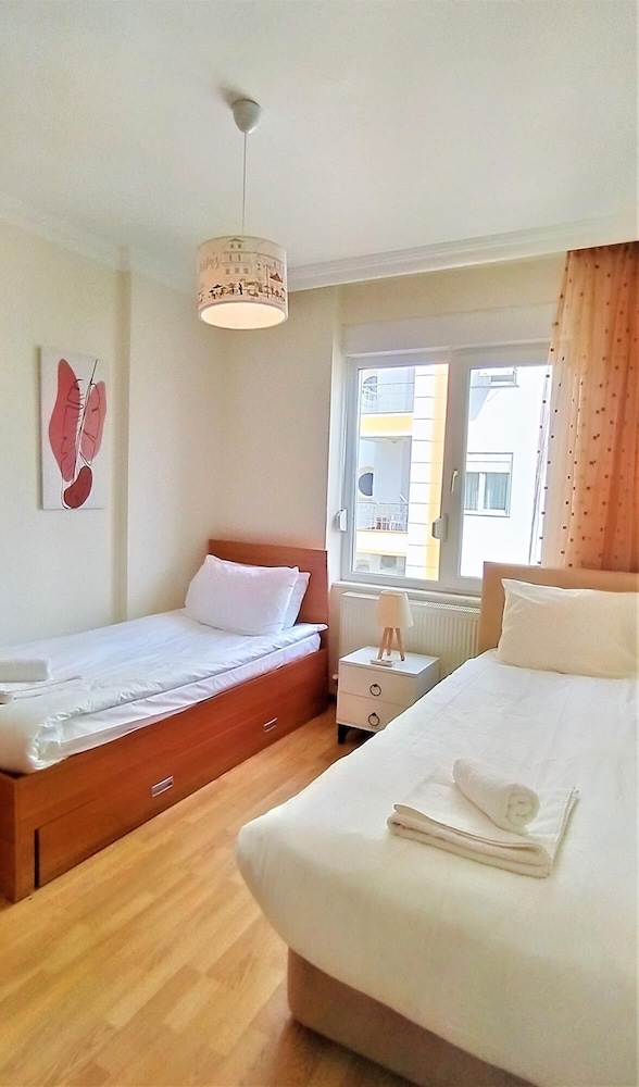Flat Close to Beach With Balcony in Konyaalti view 5