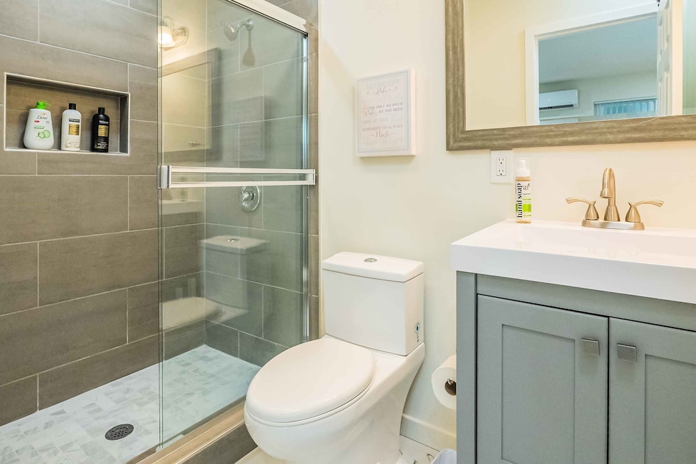 Newly Remodeled 2b2b APT Near Pasadena Old Town