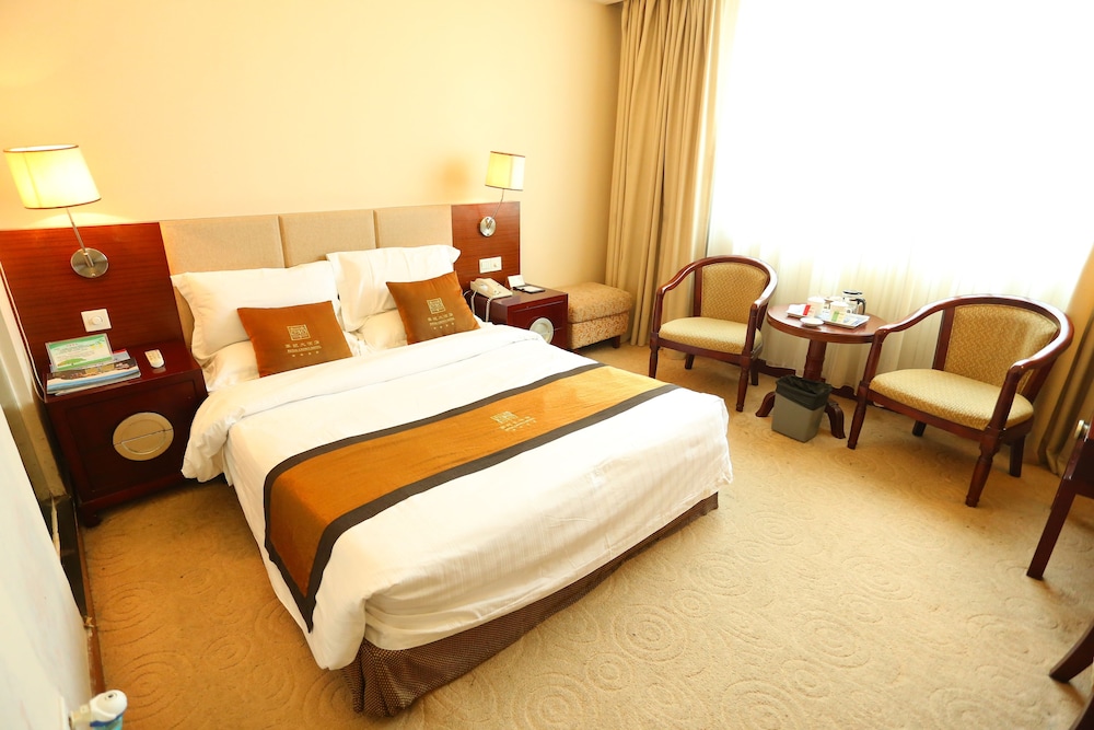 Royal Crown Hotel