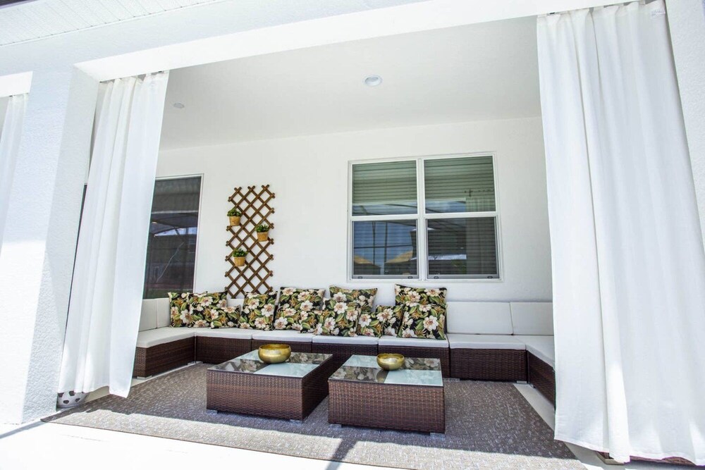 Spacious Luxury Home With Private Pool Near Disney - Image 3