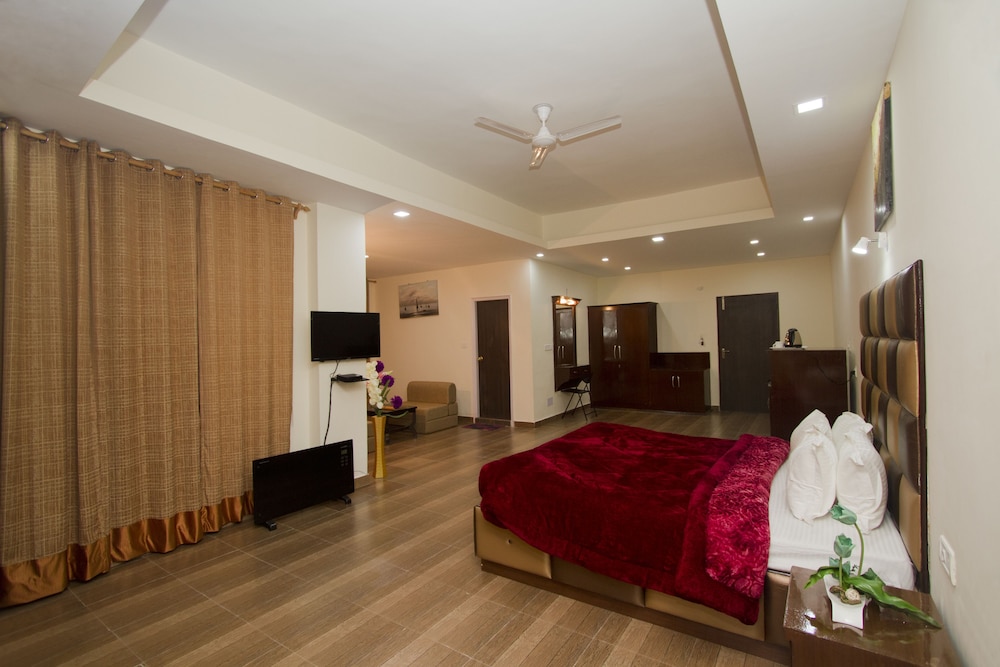 Snow Touch Resort (Shri Nath Group)