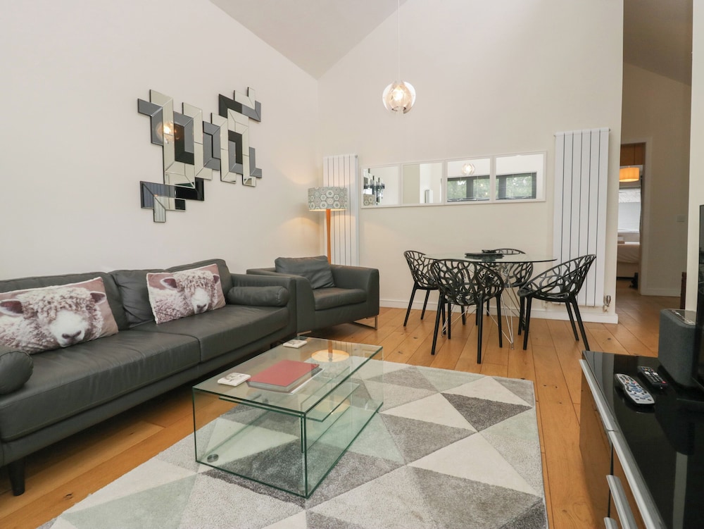 12 Blue Hill Park
