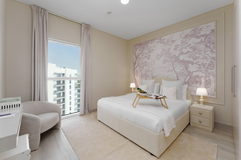 Exquisite Living w Scenic Canal Vws on Yas Island