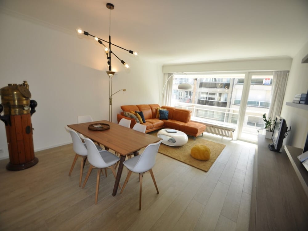Modern 5th Floor Apartment