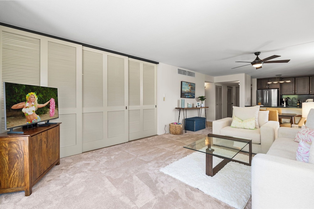 Oceanfront Island Living - Beautiful Kona Condo for Extended Stays - Vrkcv