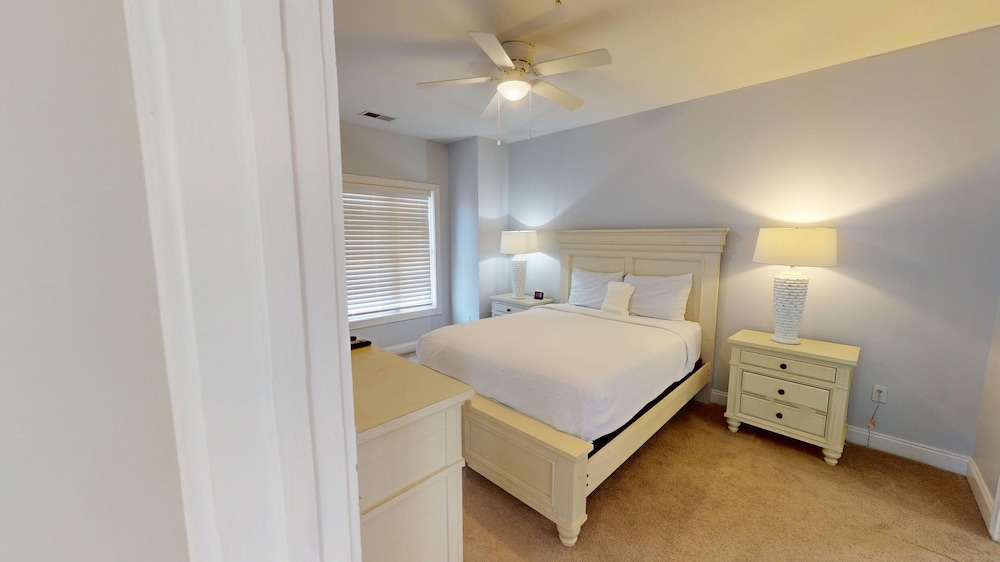 Magnolia Pointe 4869-201 3 Bedroom Condo