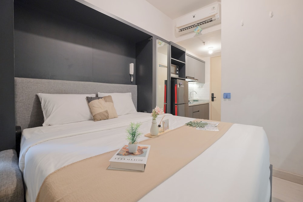 Comfort And Compact Studio At Apartment Tokyo Riverside Pik 2