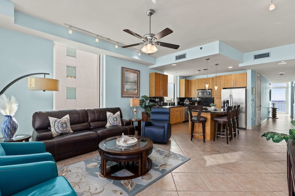 Sapphire Beach - Breathtaking 26th Floor Views 3 Bedroom Apts
