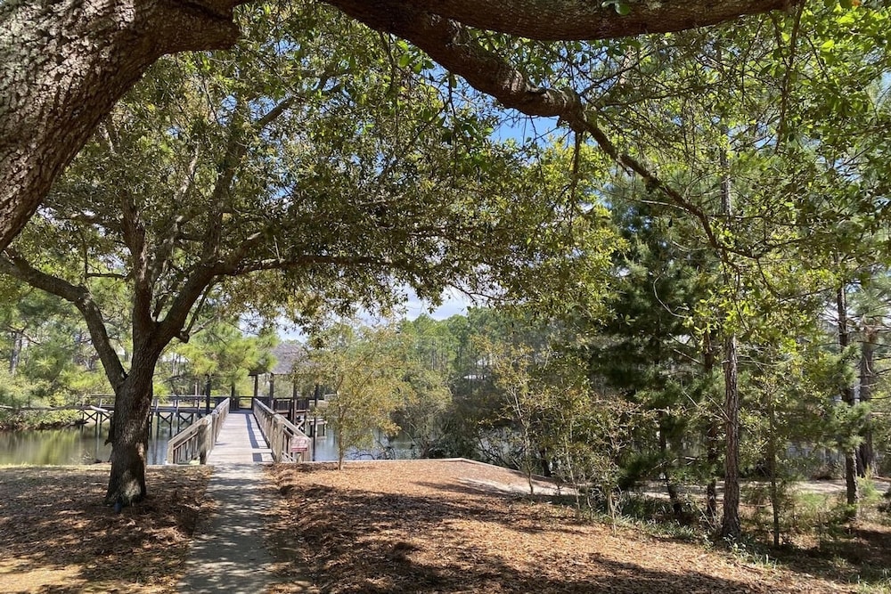 Longleaf Pines by Avantstay Community Pool Bonfires