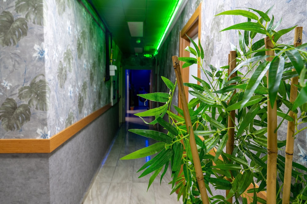 Loss Hotel - Image 60