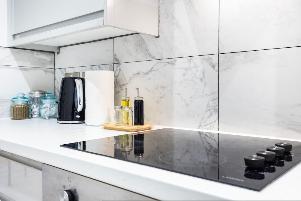 3 Bedroom Apartment by River Thames
