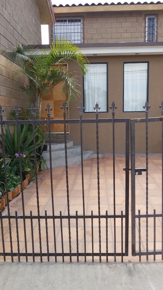 Beautiful House For Vacation In Ensenada view 3