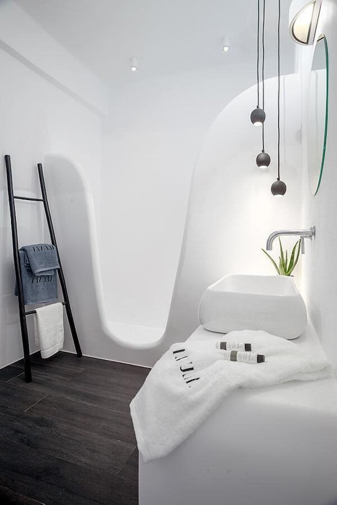 Alunia Incognito Suites - Adults Only