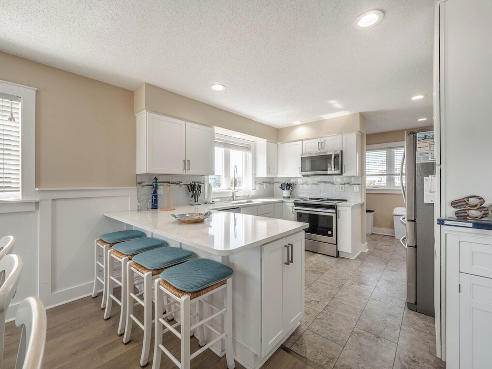 Beach Coma by Topsail Realty
