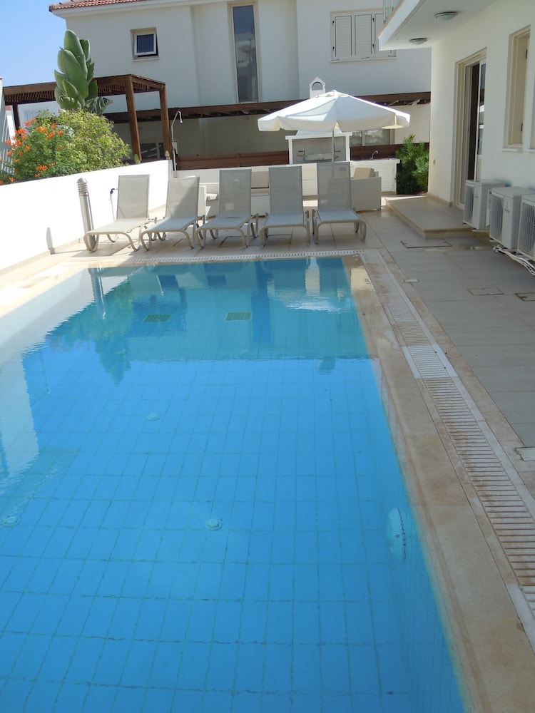 Athena Beach Villa