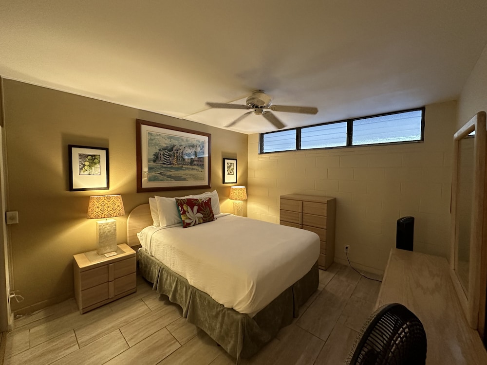 Kihei Akahi D-105 by Maui Rental Group