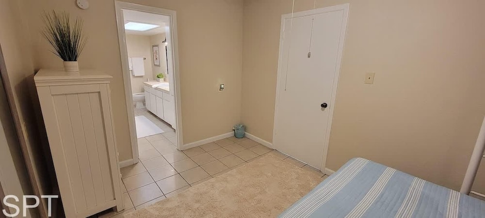 Large 3 Bedr Bay Views Pool Great Deck 3 Bedroom Condo