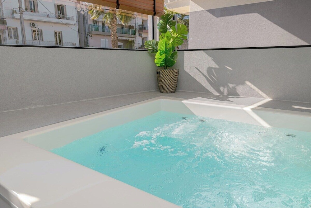 G B Urban Spa by Cretanhouses