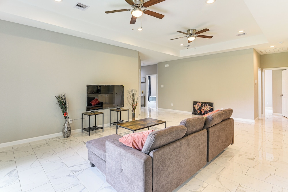 11 Mi to Dtwn Houston: Family Home w/ Yard