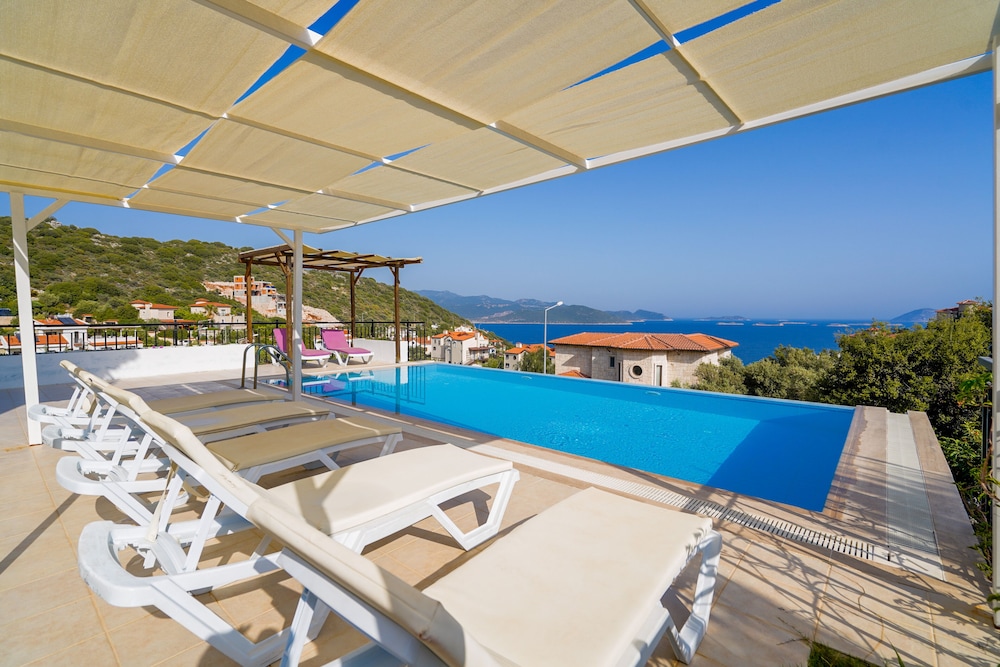 Soral Villa