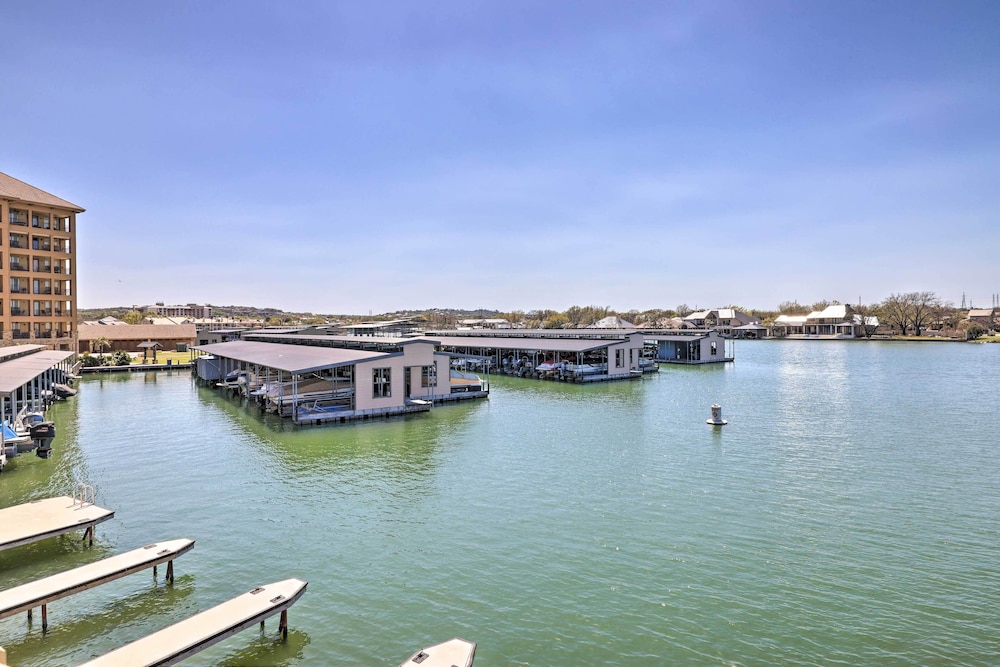 Waterfront Condo With Balcony  Dock Access - Property Image 4