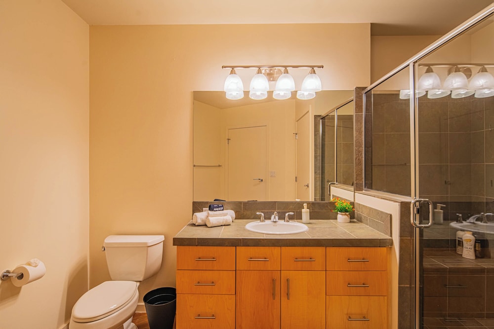 ROVE LIVING/KL - 44 Monroe