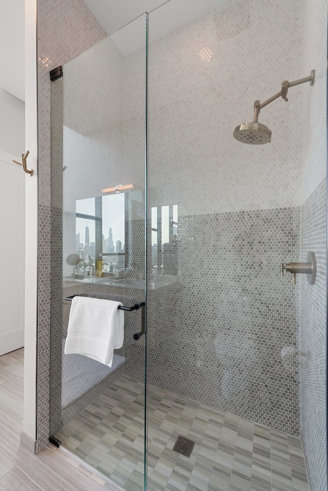 Group Escape 2 Luxury 3BR Penthouses