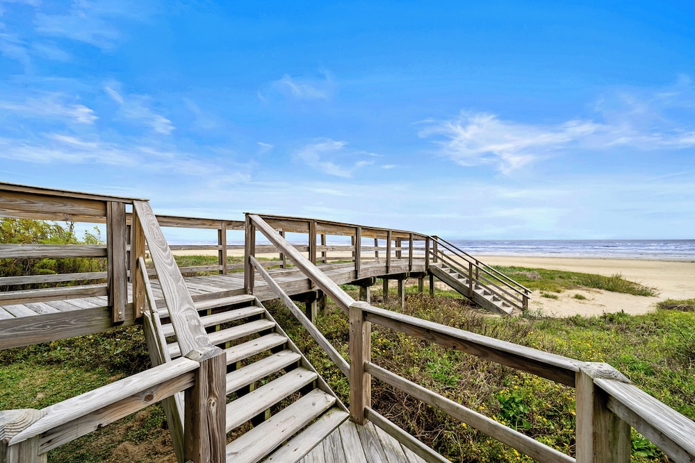 Butterfly Dunes by Ryson Vacation Rentals