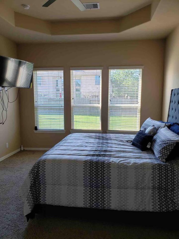 Luxury Stay - Near Houston Airport