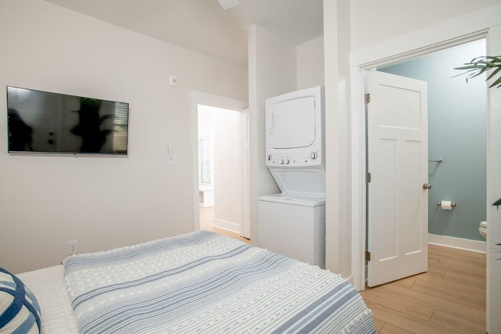 Salty Dalty & Three Buoys 3 Bedroom Townhouse