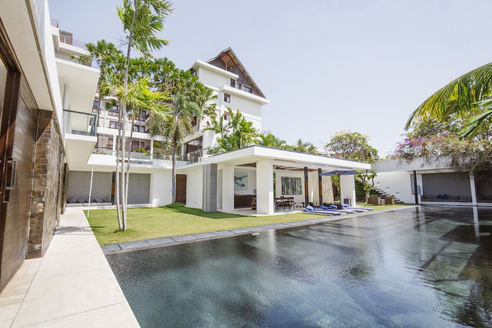 Villa Aqua view 3