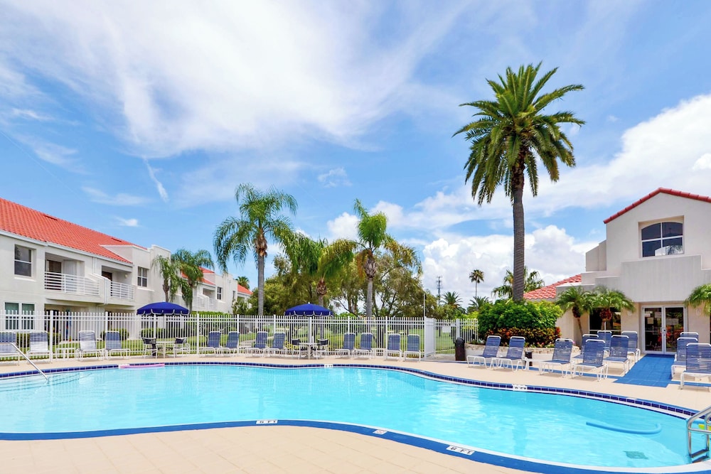 Vista Verde North 6-142 by Distinctive Beach Rentals