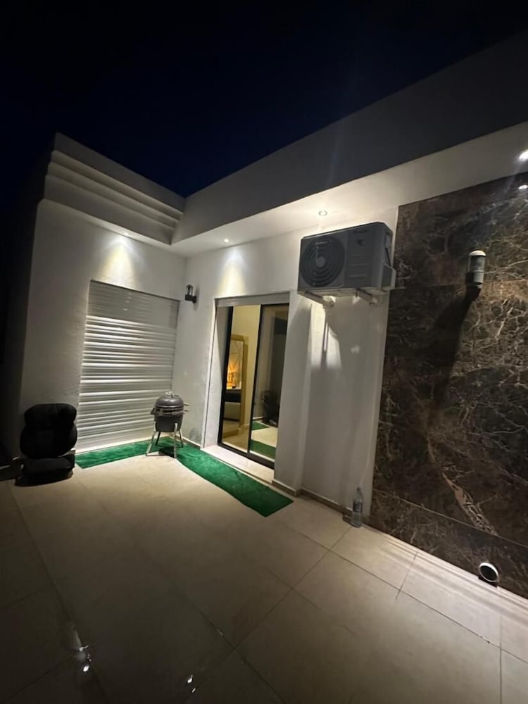 Luxury Central Cosy Villa