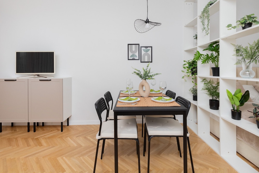 Nature & Bright Apartment by Renters view 3