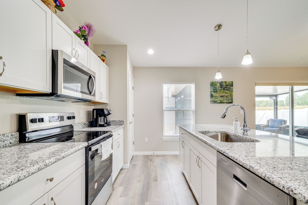 Hike, Paddle & Explore: Home w/ Lanai in Ocala
