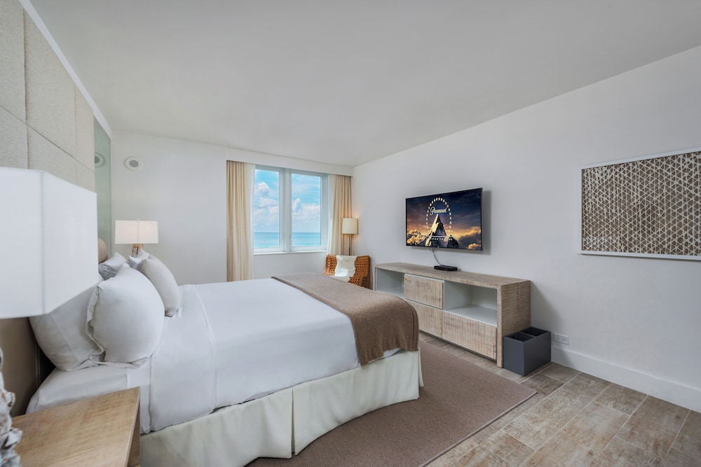 Luxury Vacation Rentals at 1 Hotel & Homes by LRMB