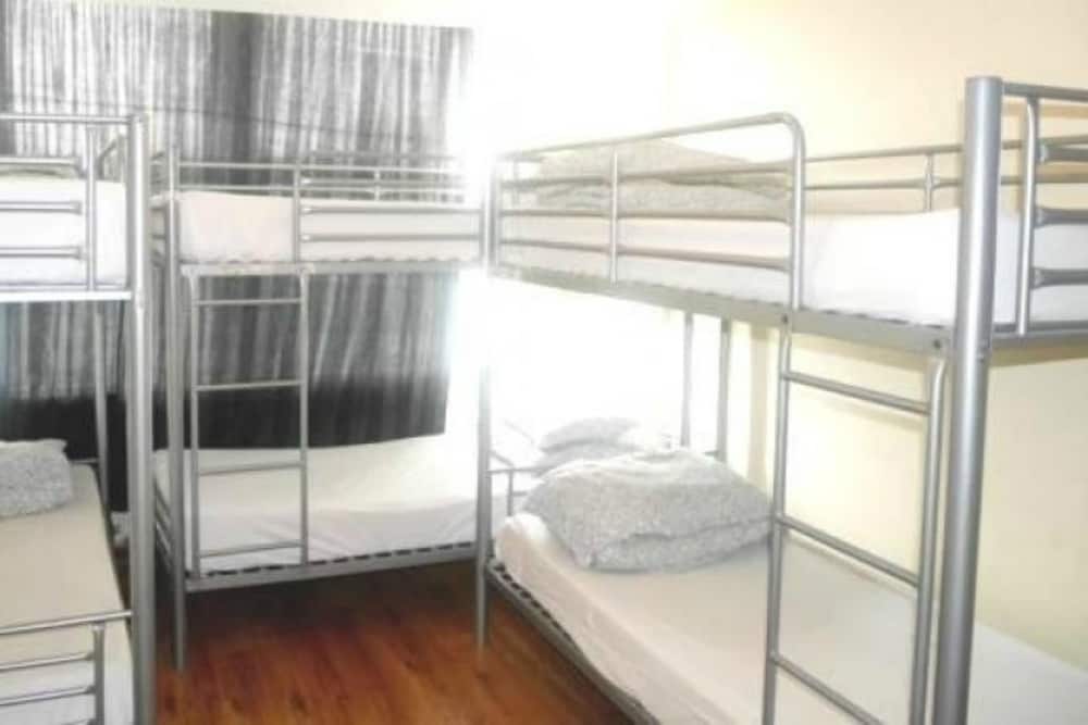 Kensal Green Backpackers 1